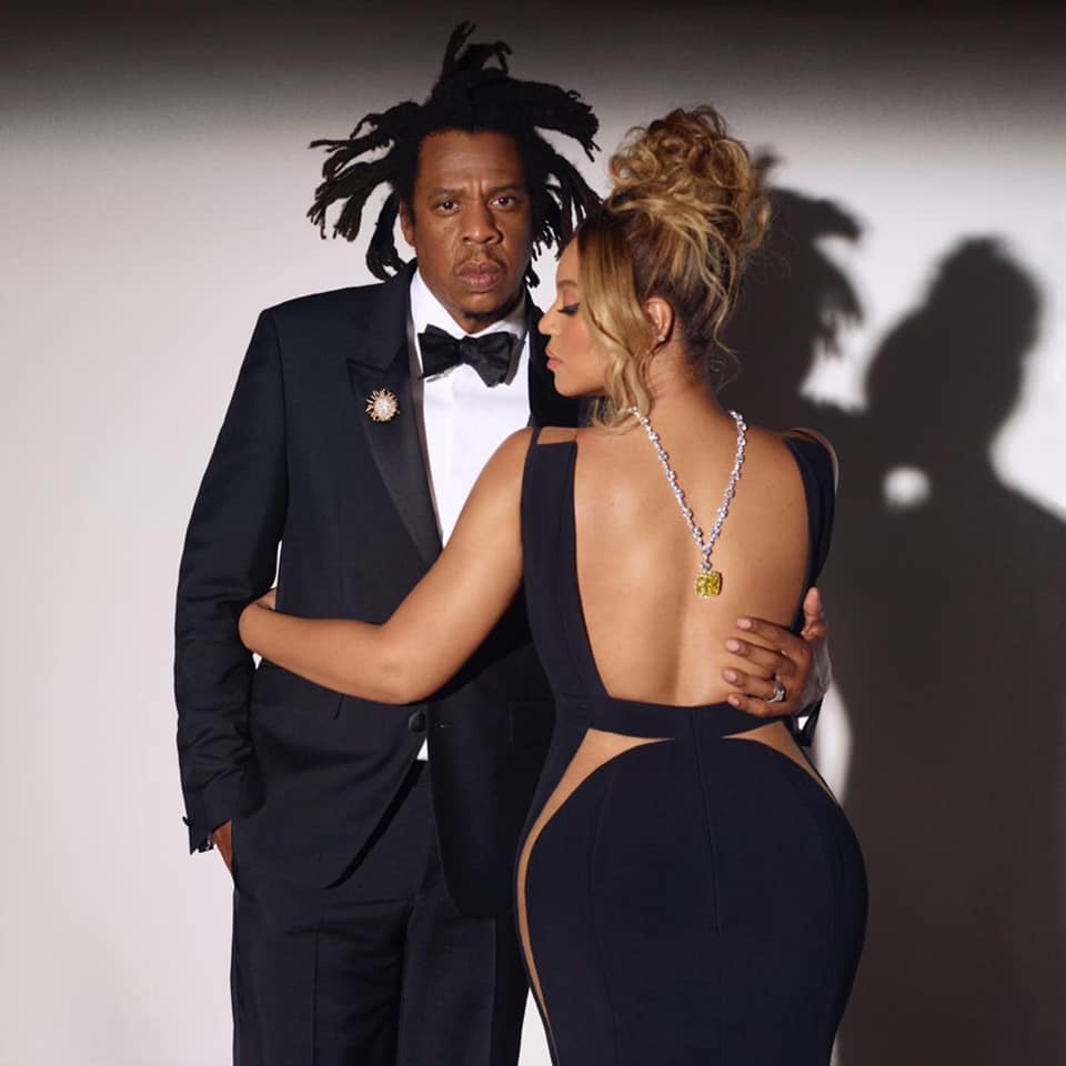 Jay-Z và Beyoncé cùng viên kim cương vàng nổi tiếng