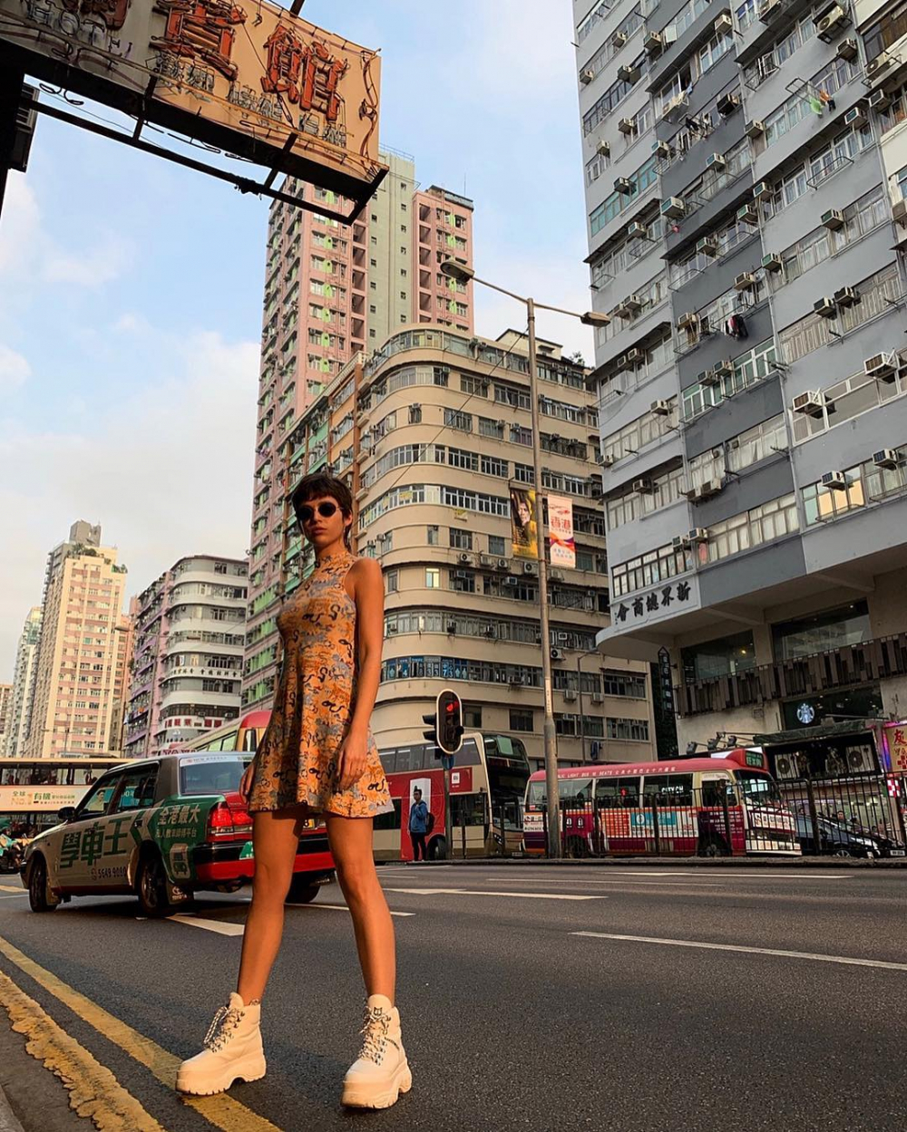 Úrsula váy hoa mini cổ trụ