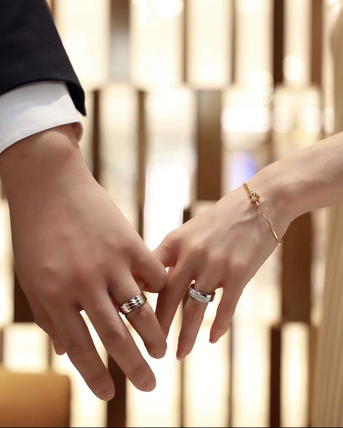 Có nên chọn mua nhẫn cưới Dior hay là không Giá từng nào Vua Nệm #21 Có nên chọn mua nhẫn cưới Dior hay là không Giá từng nào Vua Nệm