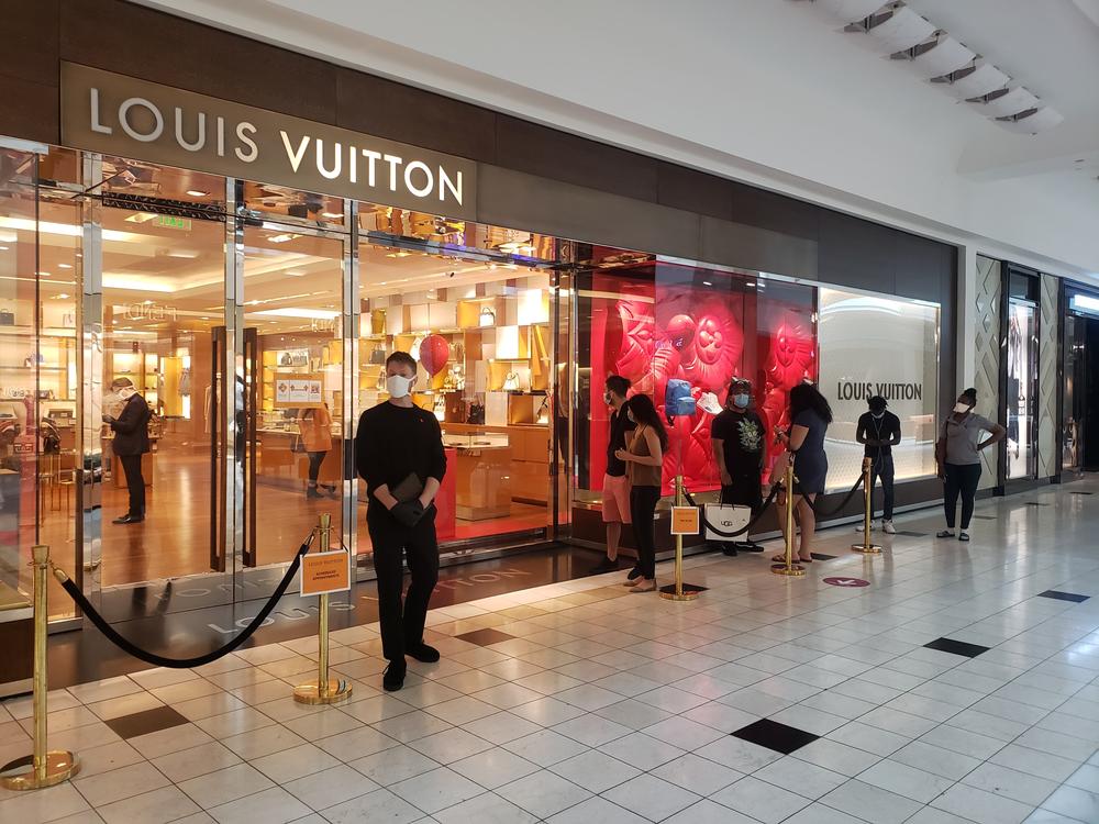 thương hiệu thời trang Louis Vuitton