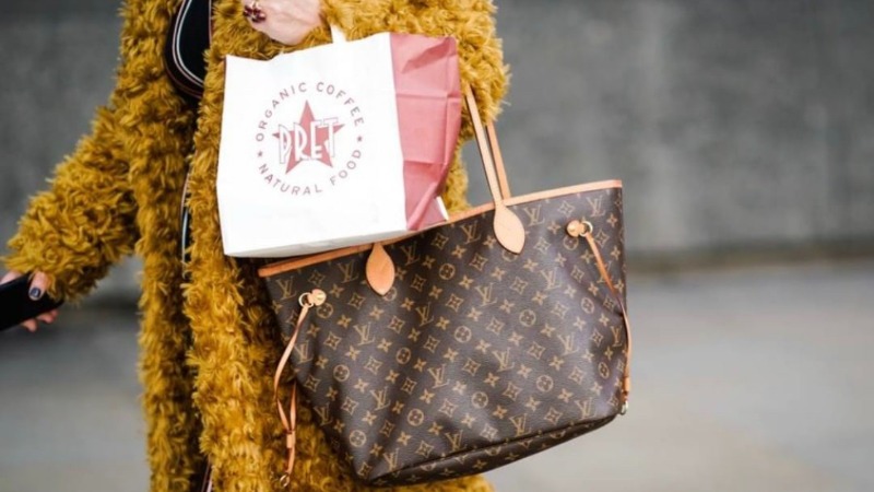 Serena Van Der Woodsen  Louis vuitton bag neverfull, Vuitton