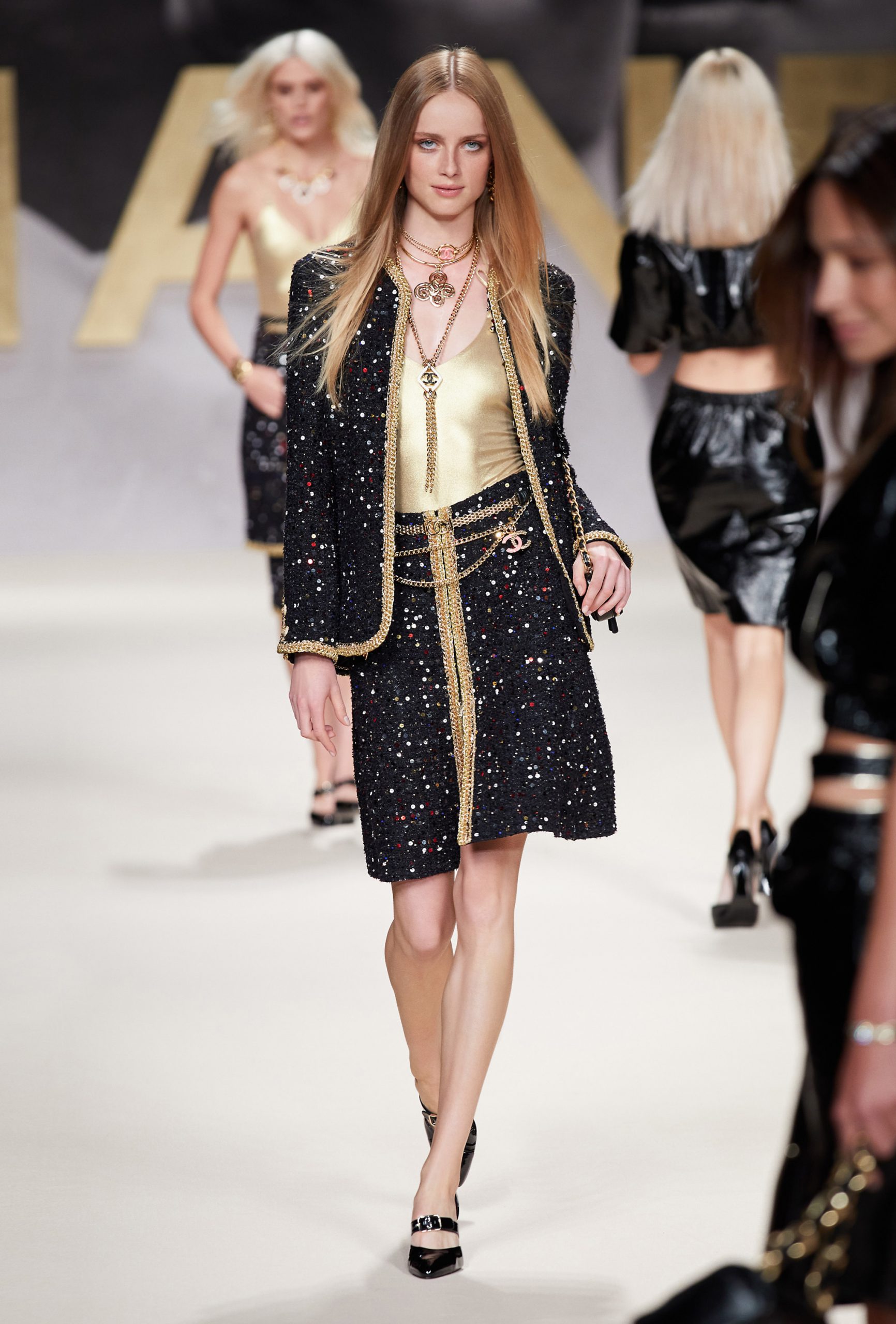 Chanel SS21 Look 15