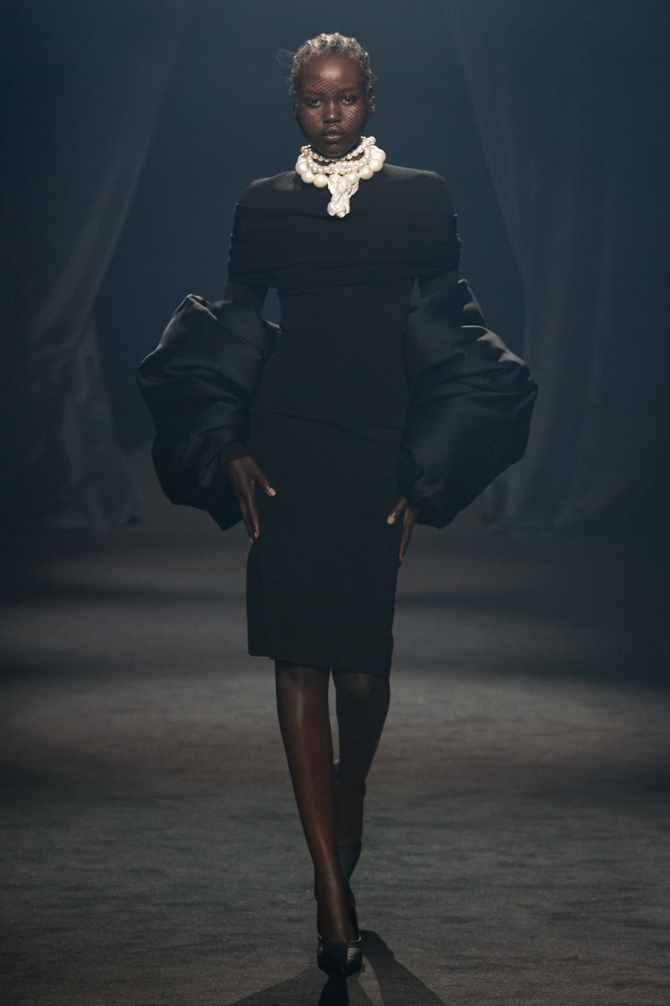 Alber Elbaz xuân hè 2022 look2