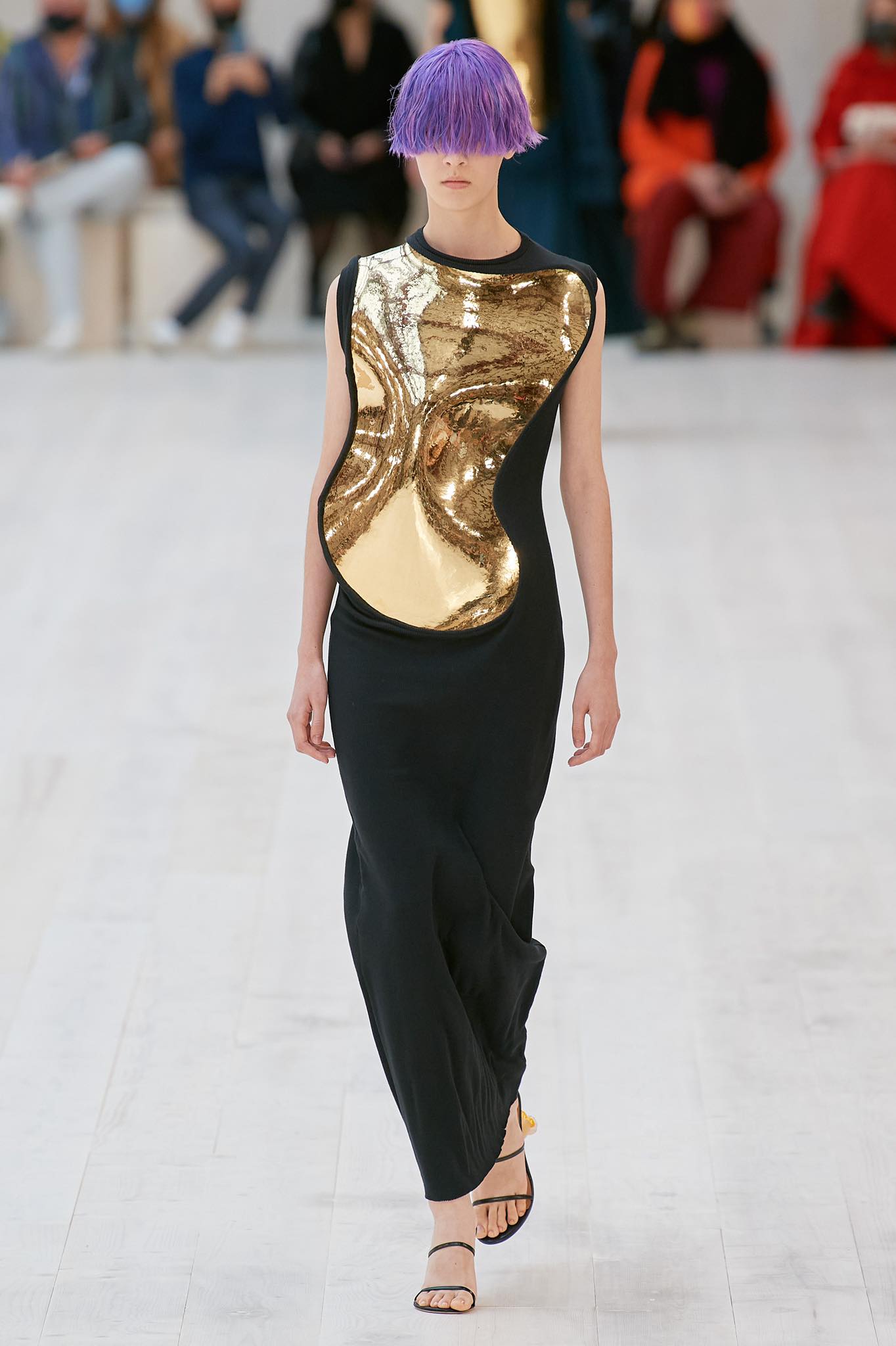 Loewe xuân hè 2022 look1