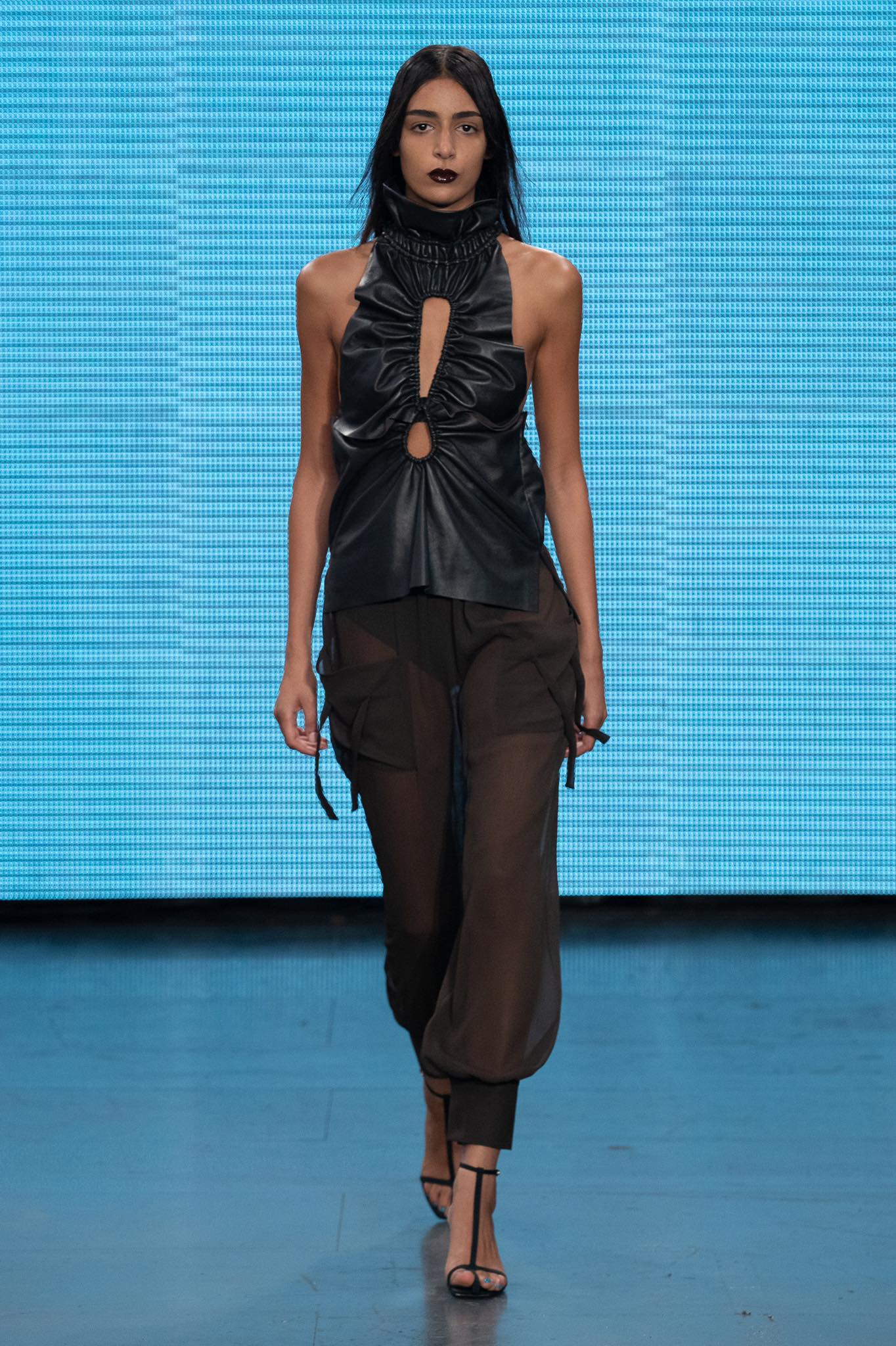 Supriya Lele xuân hè 2022 look1