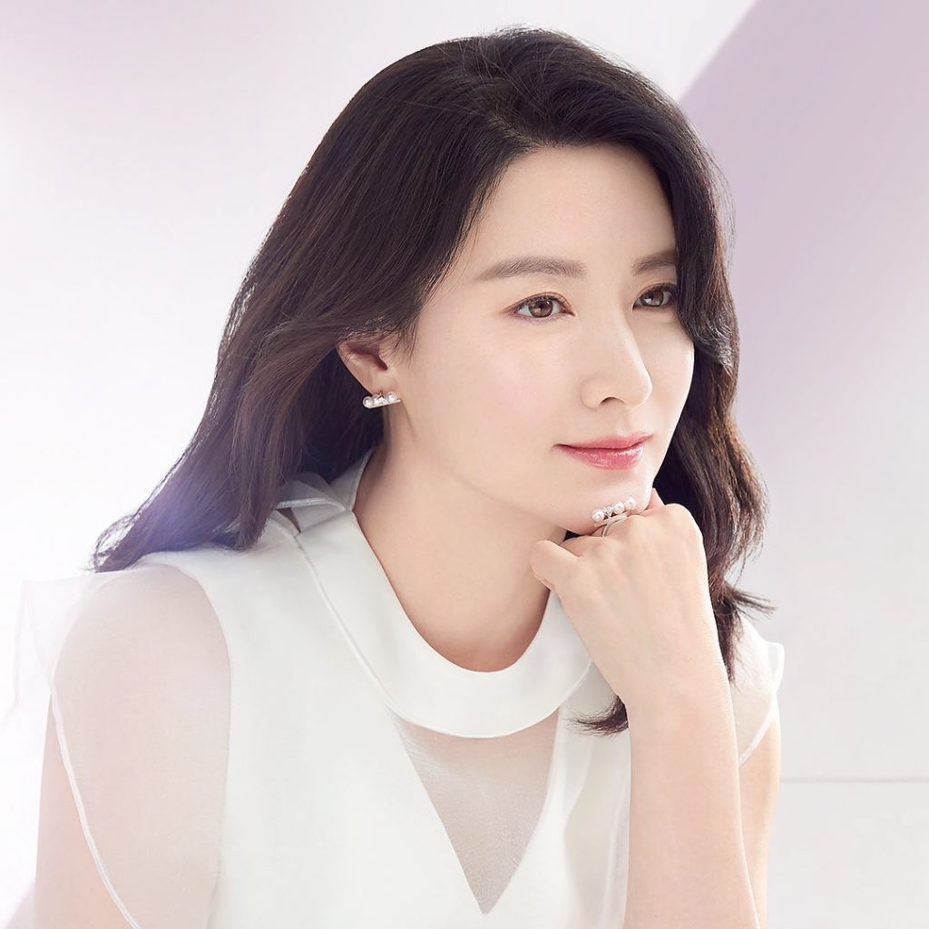 Nhan sắc của Lee Young Ae