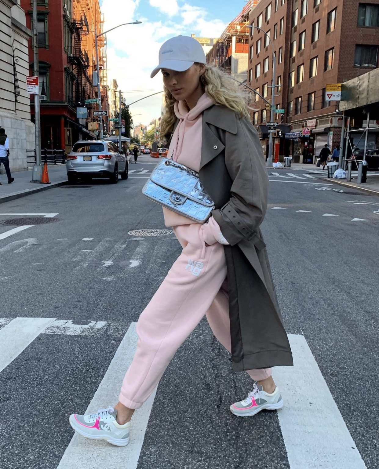 athleisure look by Elsa Hosk