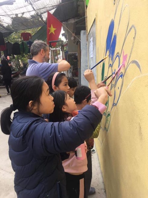 Vẽ tranh tường trong dự án của Hà Nội