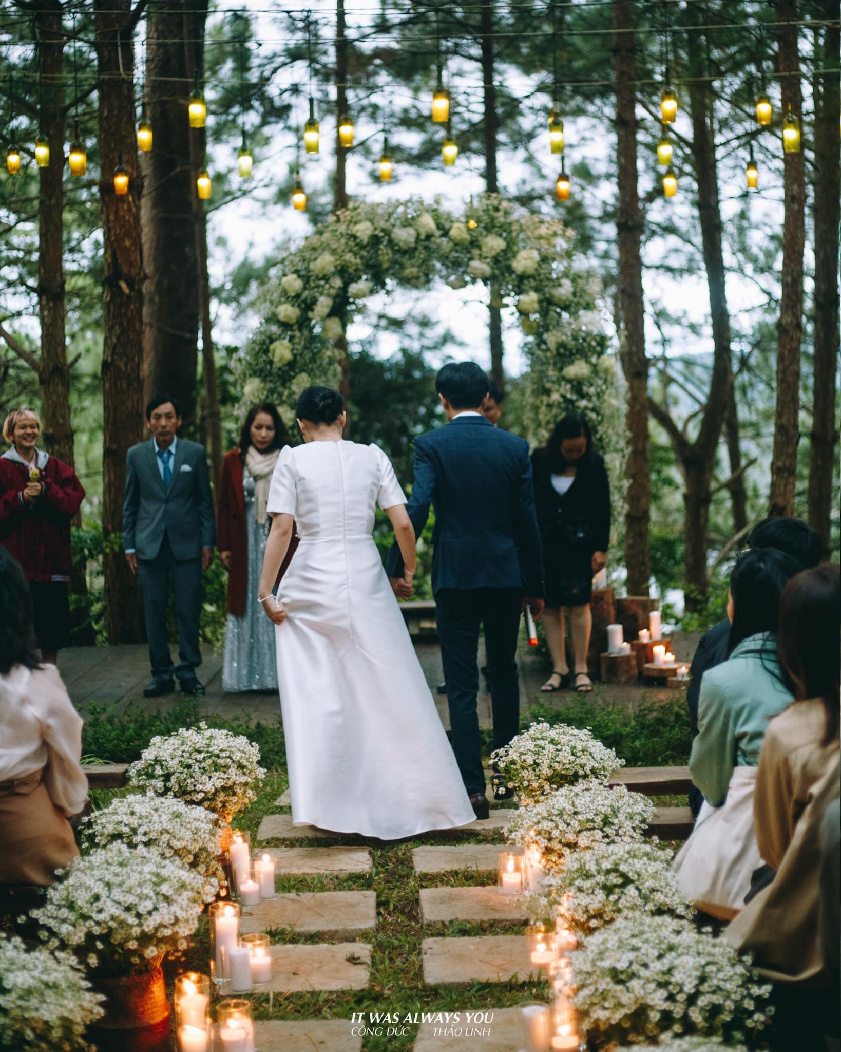 nghi thức đám cưới trong rừng