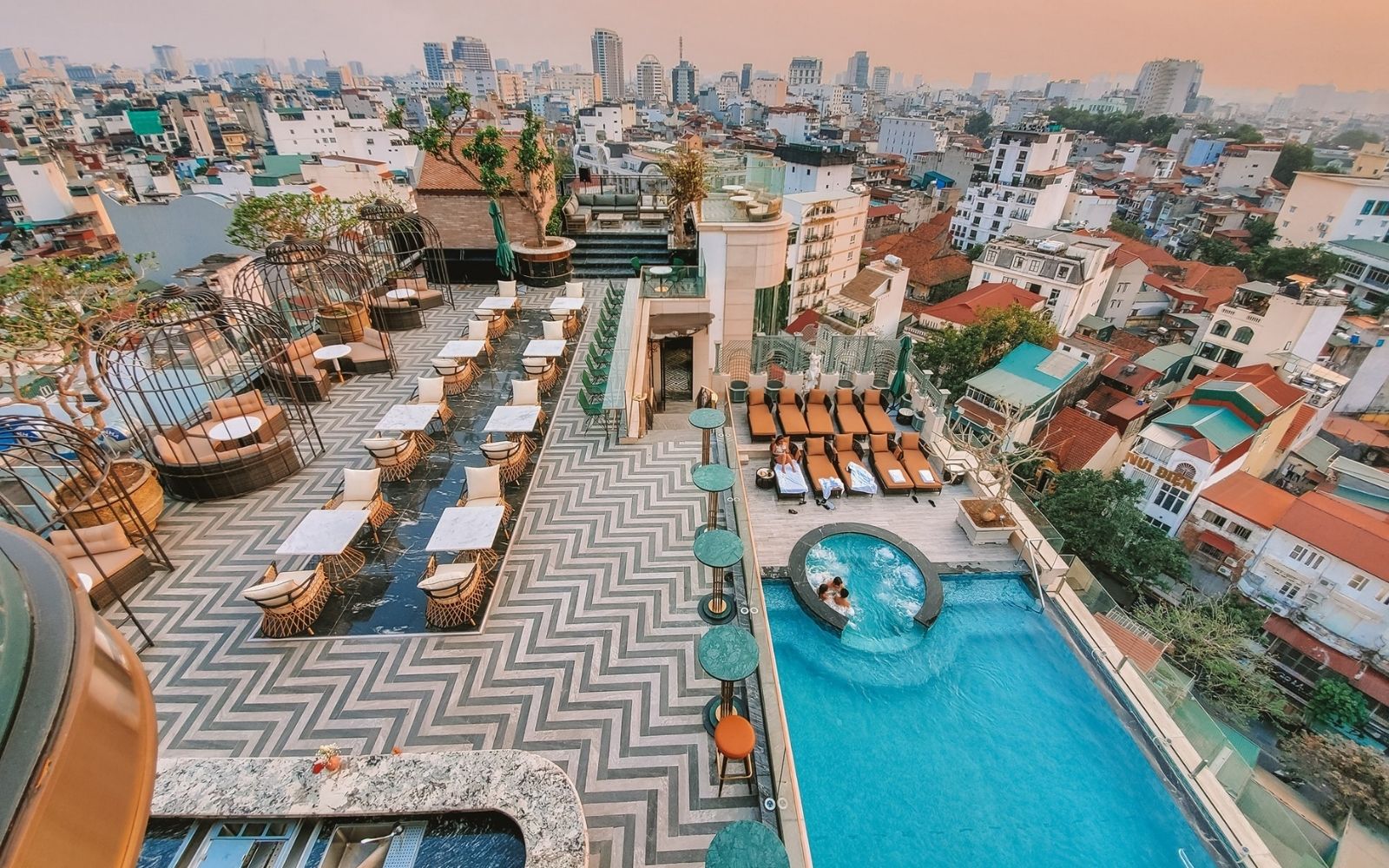 hồ bơi rooftop khách sạn hà nội staycation