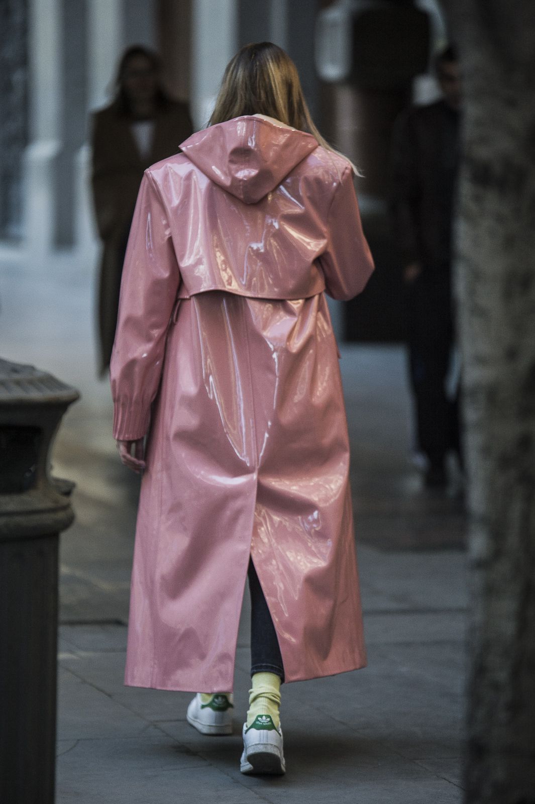 Áo mưa hồng kim tuyến thời trang