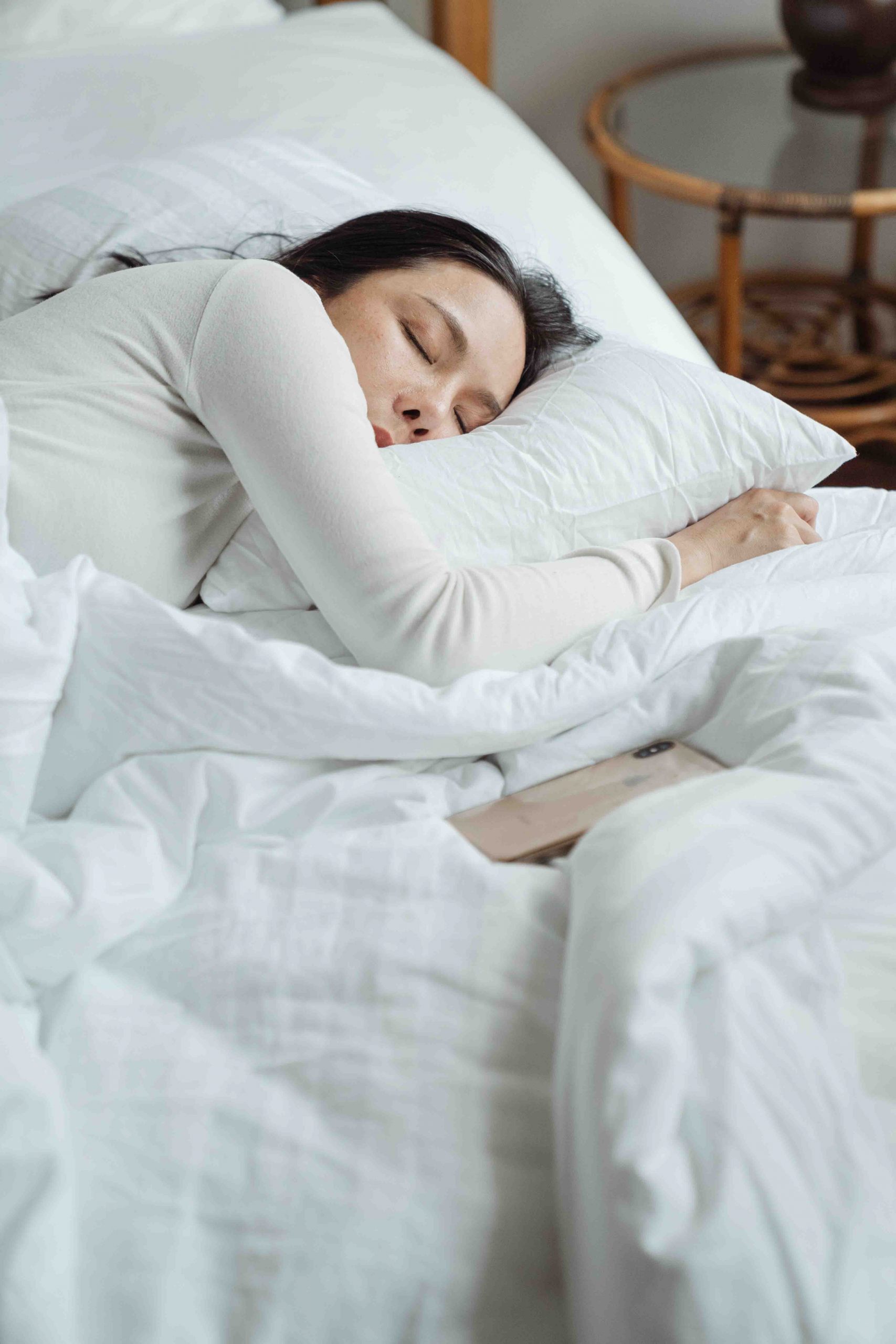 gối ngủ giúp giảm đau cổ khi nằm nghiêng