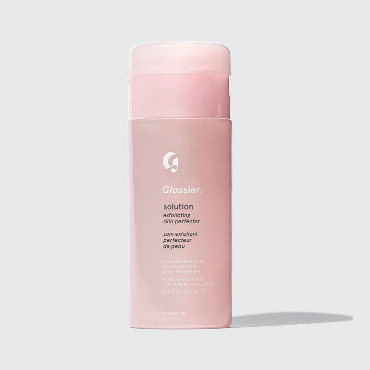 Glossier Solution EXfoliating Skin Perfector 4.4  là sản phẩm nổi bật với thành phần axit salicylic.