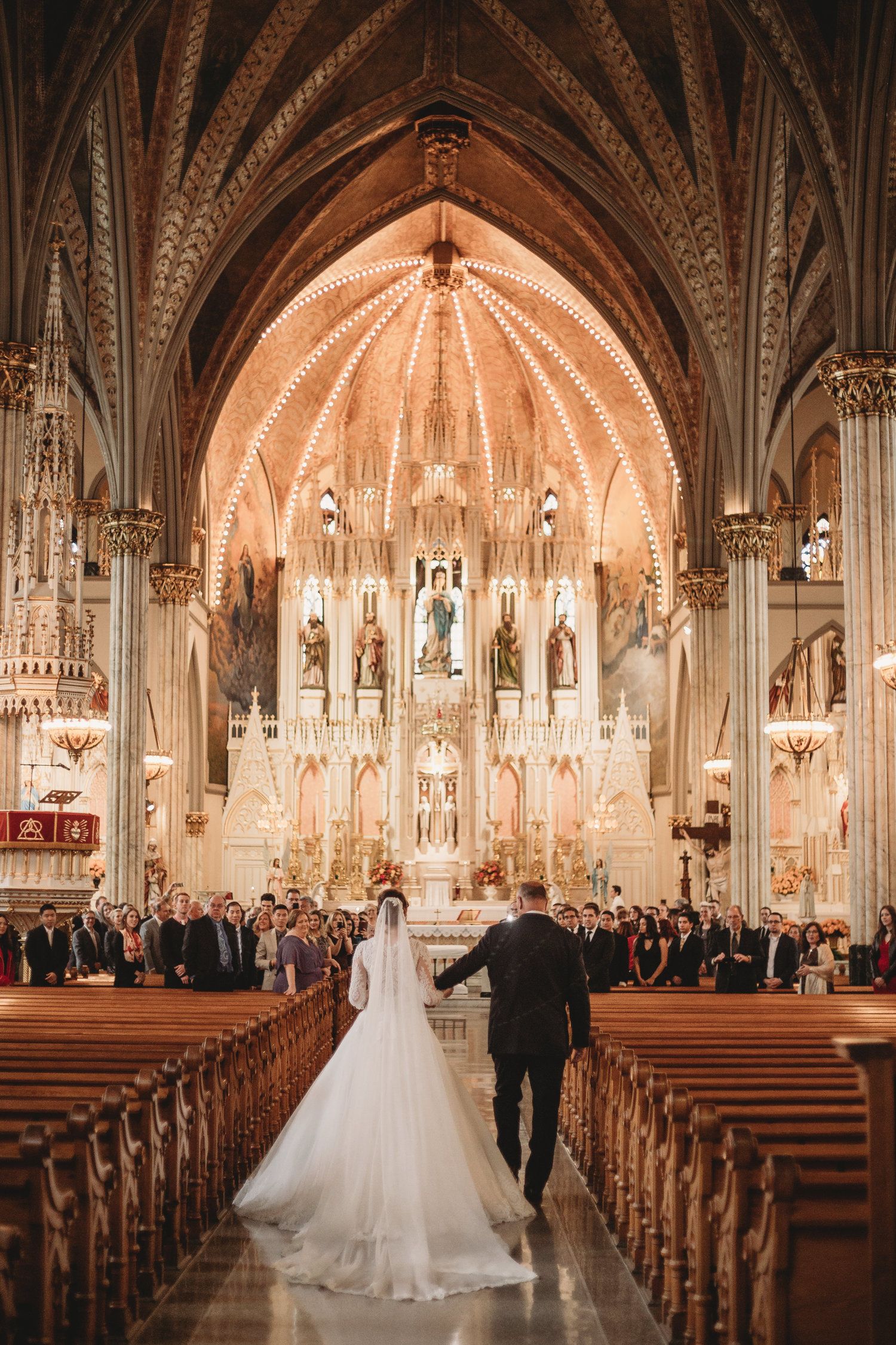 trắc nghiệm đám cưới trong nhà thờ