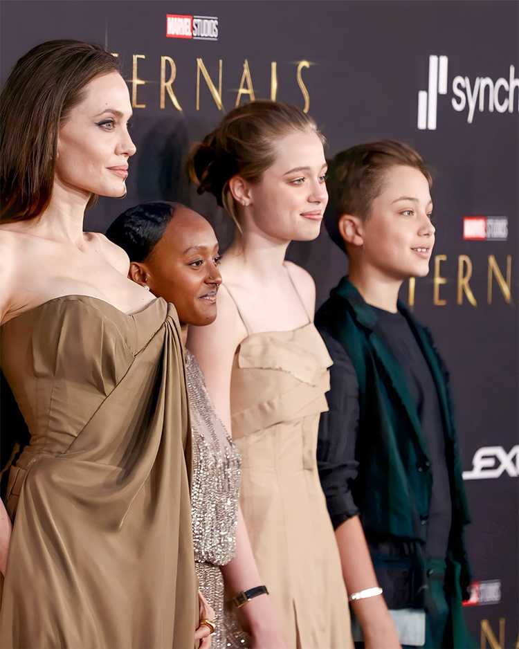 Shiloh Jolie-Pitt nổi bật khi cùng mẹ tham dự sự kiện công chiếu phim Eternal