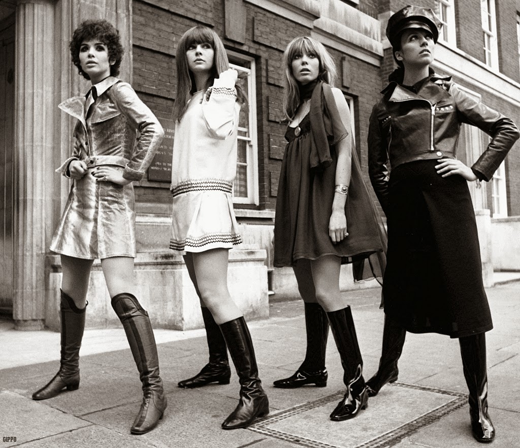 thiếu nữ thập niên 60 boots thời trang