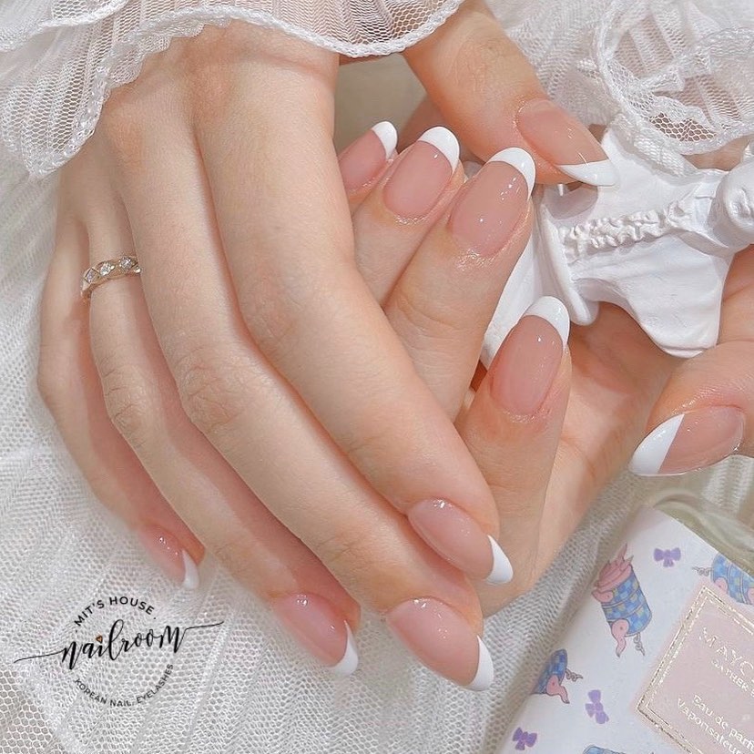 Xu hướng nail đẹp luôn thay đổi và cập nhật, hãy cùng đón chờ điều mới lạ từ những mẫu nail đang làm mưa làm gió trong thị trường này.