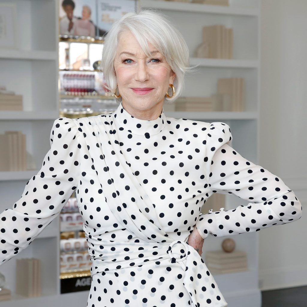 vẻ đẹp của mái tóc bạc tự nhiên của helen mirren