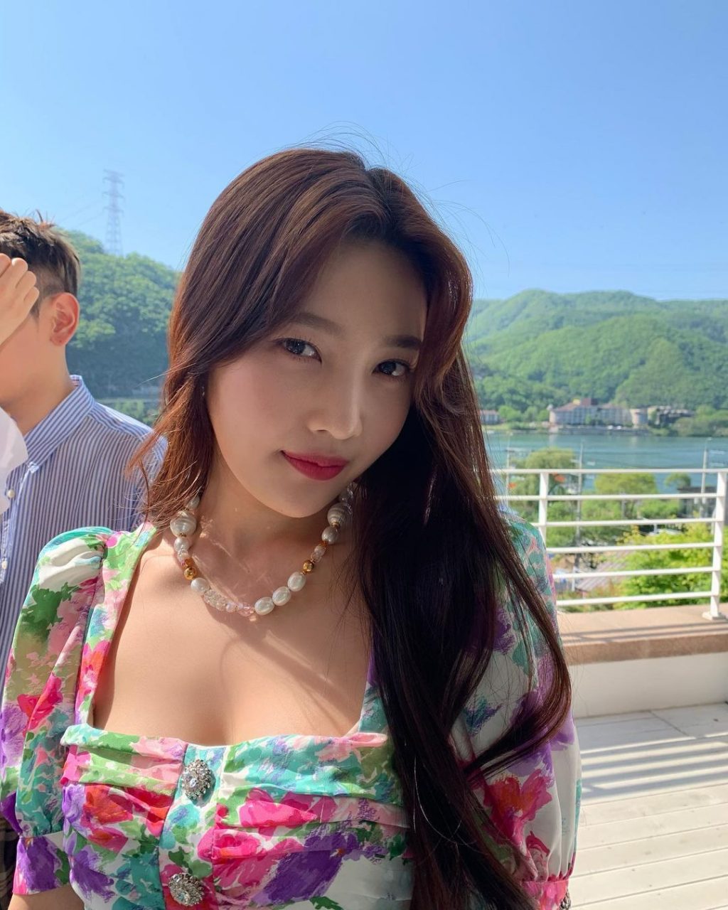 tóc mái bay lơi cho cô nàng dịu dàng