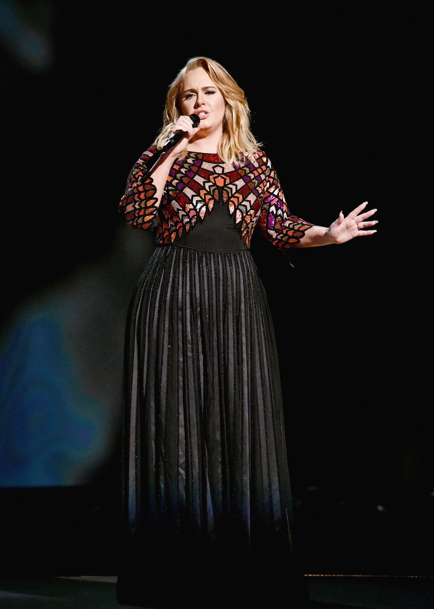 Adele biểu diễn ở Grammy
