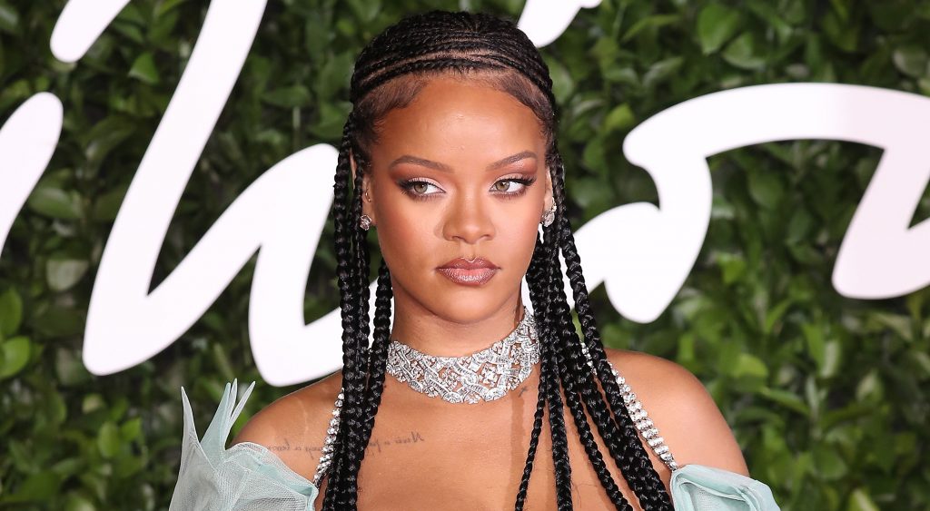 rihanna với kiểu tóc đẹp độc đáo