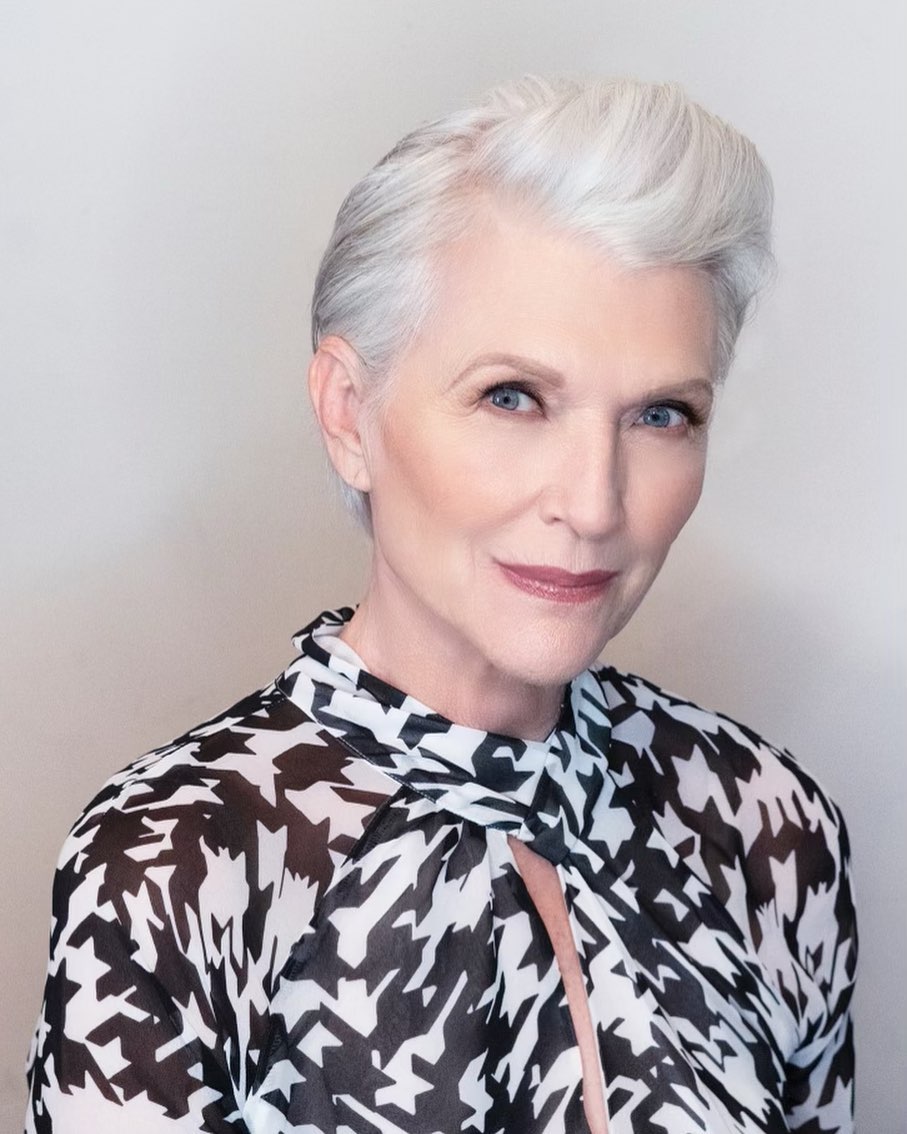 Maye Musk rất chú trọng chăm sóc làn da và vùng mắt nhạy cảm