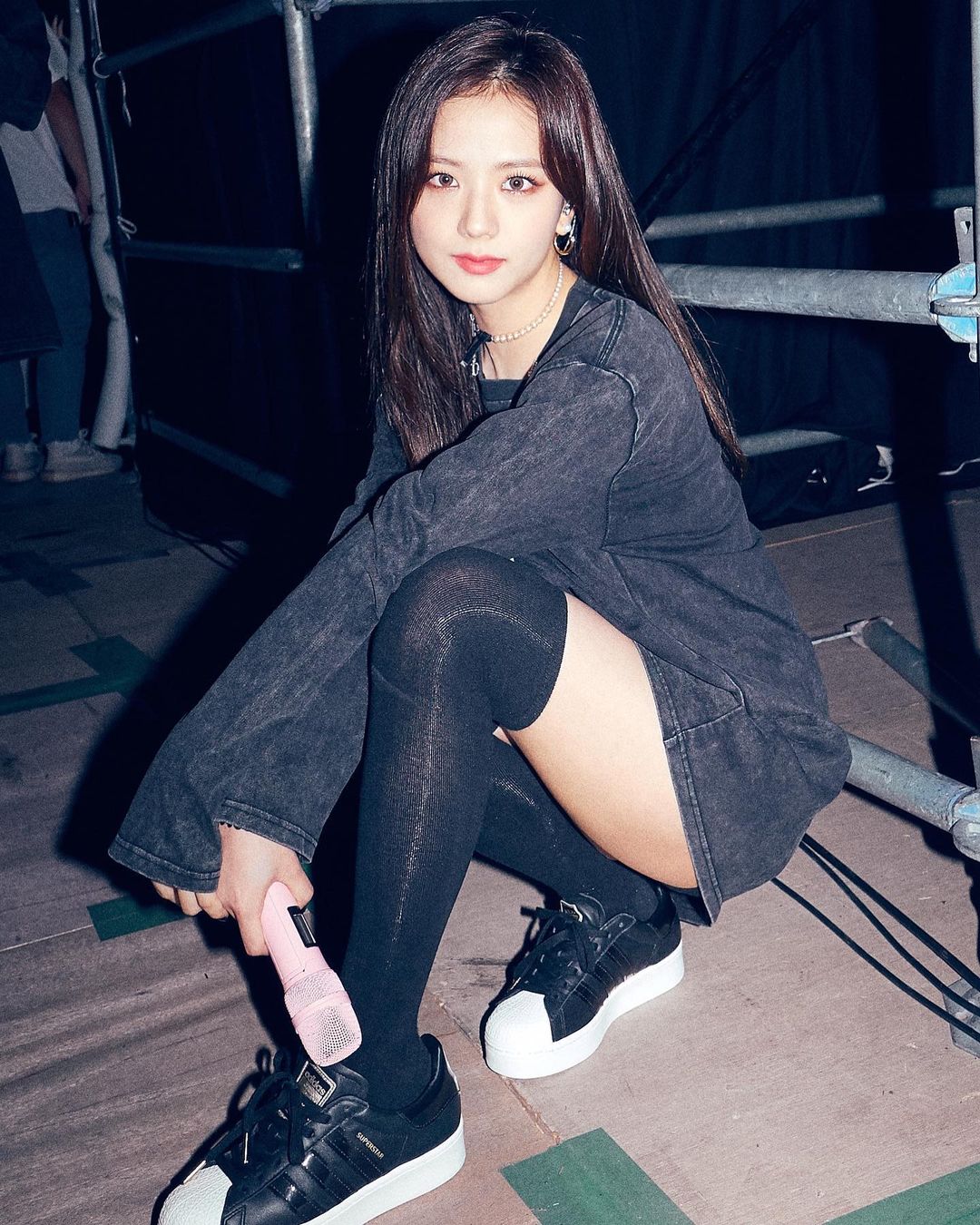 vớ đùi đen Jisoo