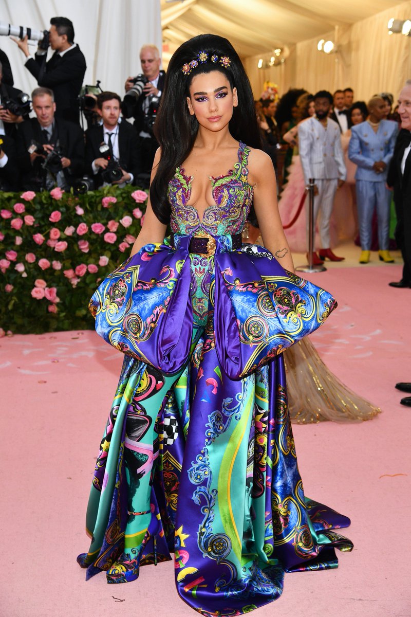 dua lipa mặc versace met gala 2021