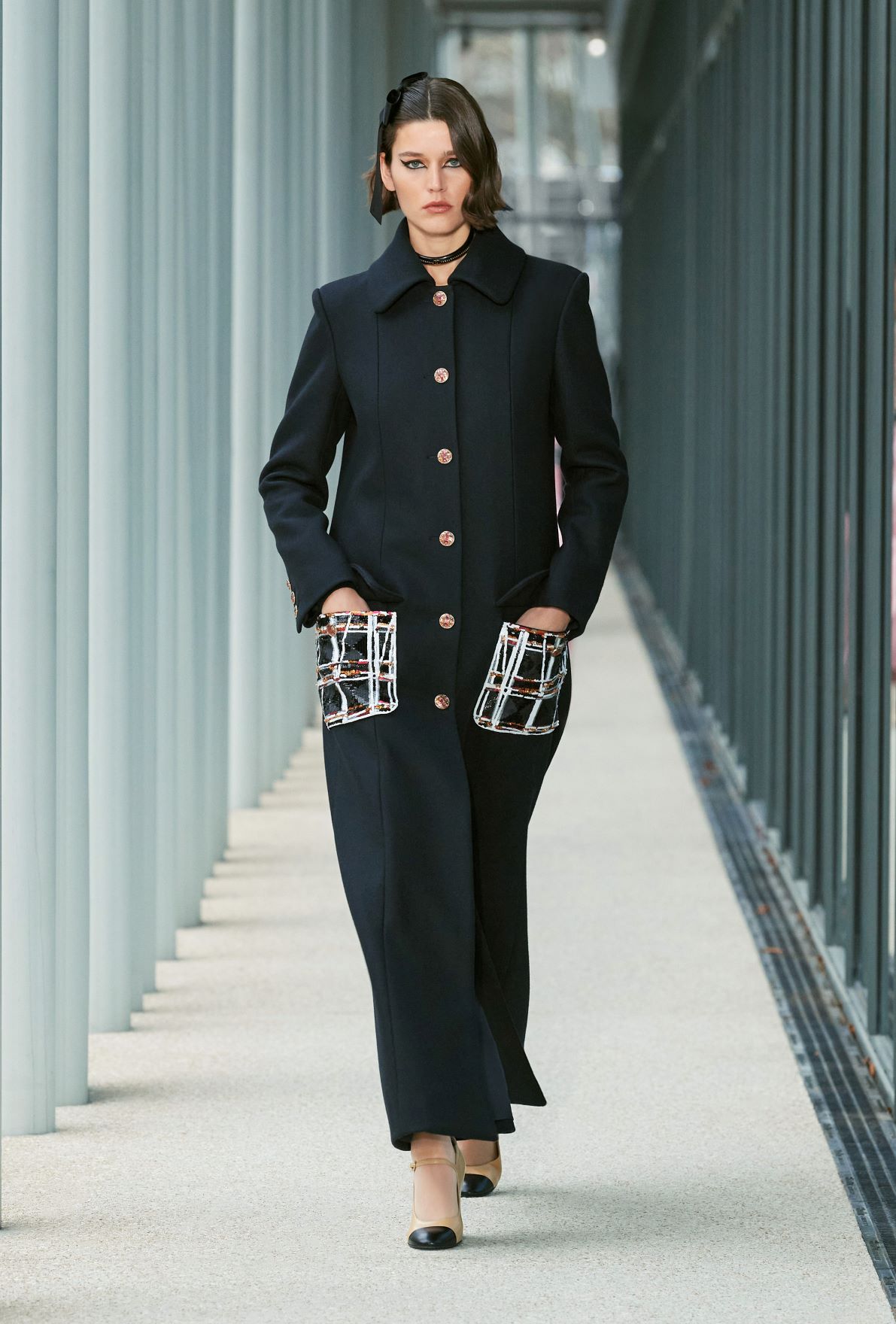 Chanel Metiers d'Art 2022 look 01