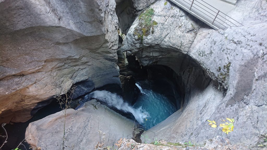 Thụy Sĩ thác nước xoắn ốc