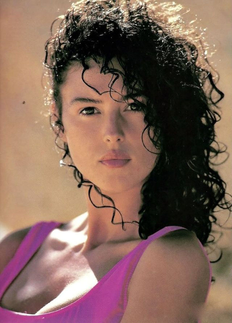 Monica Bellucci làm người mẫu cho tạp chí ELLE Pháp.