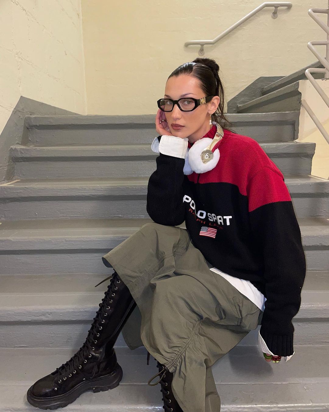 thời trang noel của Bella Hadid
