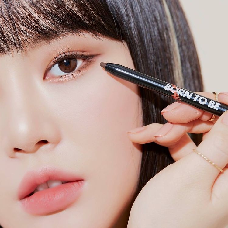 Trang điểm mắt dự tiệc phong cách Hàn Quốc