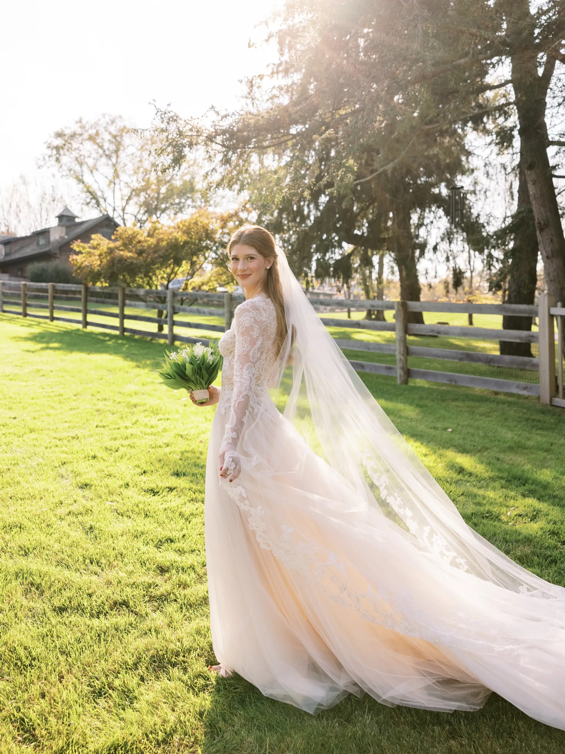 váy cưới con gái Bill Gates
