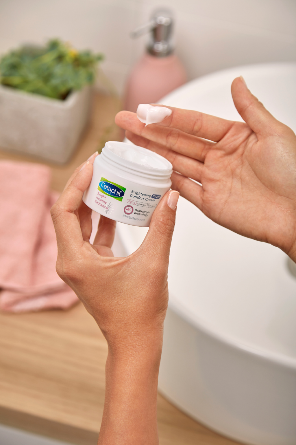 Bộ sản phẩm Cetaphil dưỡng sáng da Bright Healthy Radiance