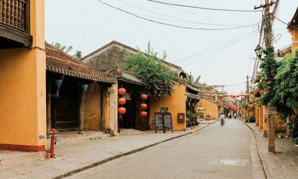 Tìm cảm hứng cho chuyến du lịch năm 2022 theo đặc điểm tính cách 12 con giáp con giap du lich hoi an 1000x600 1 - Tìm cảm hứng cho chuyến du lịch năm 2022 theo đặc điểm tính cách 12 con giáp