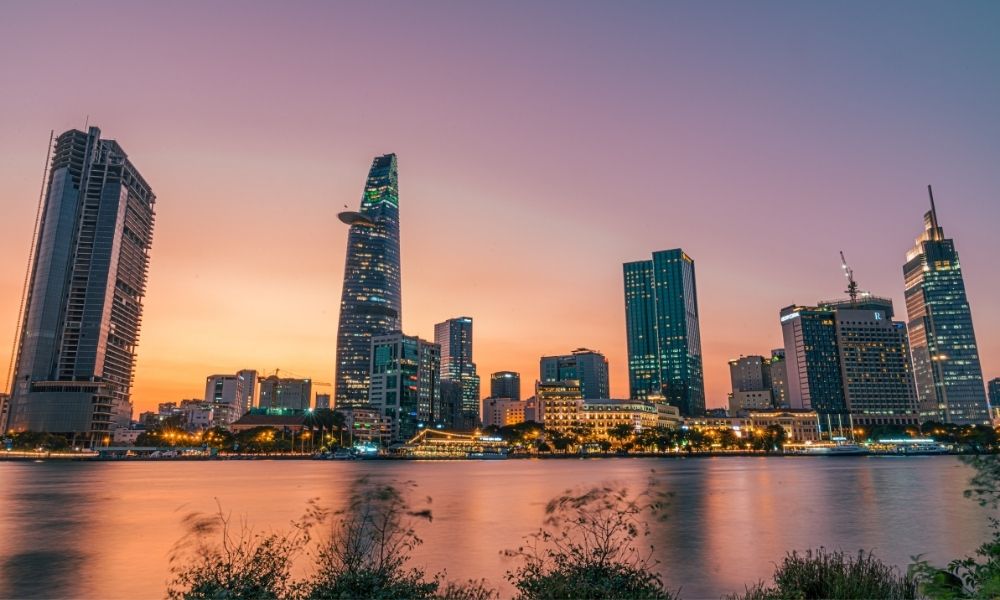 Tìm cảm hứng cho chuyến du lịch năm 2022 theo đặc điểm tính cách 12 con giáp con giap du lich tphcm 1000x600 1 - Tìm cảm hứng cho chuyến du lịch năm 2022 theo đặc điểm tính cách 12 con giáp