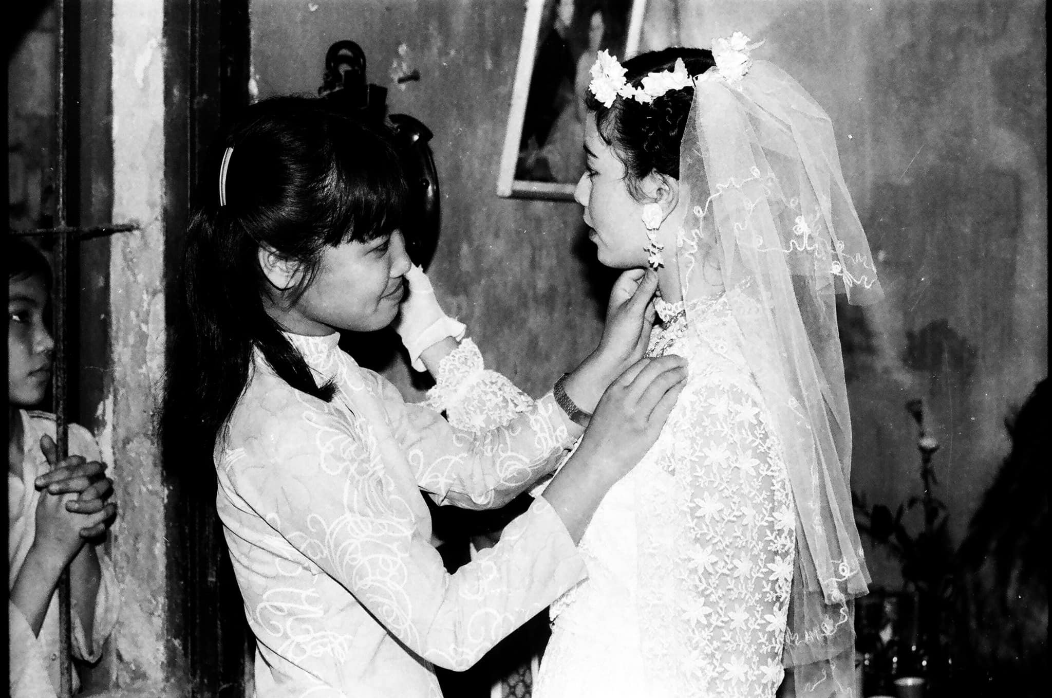 chieu xuan nguoiduatin 7 - 200 năm áo cưới Việt Nam: Từ Nhật Bình đến chiếc sơmi thời bom đạn và váy cưới Tây phương