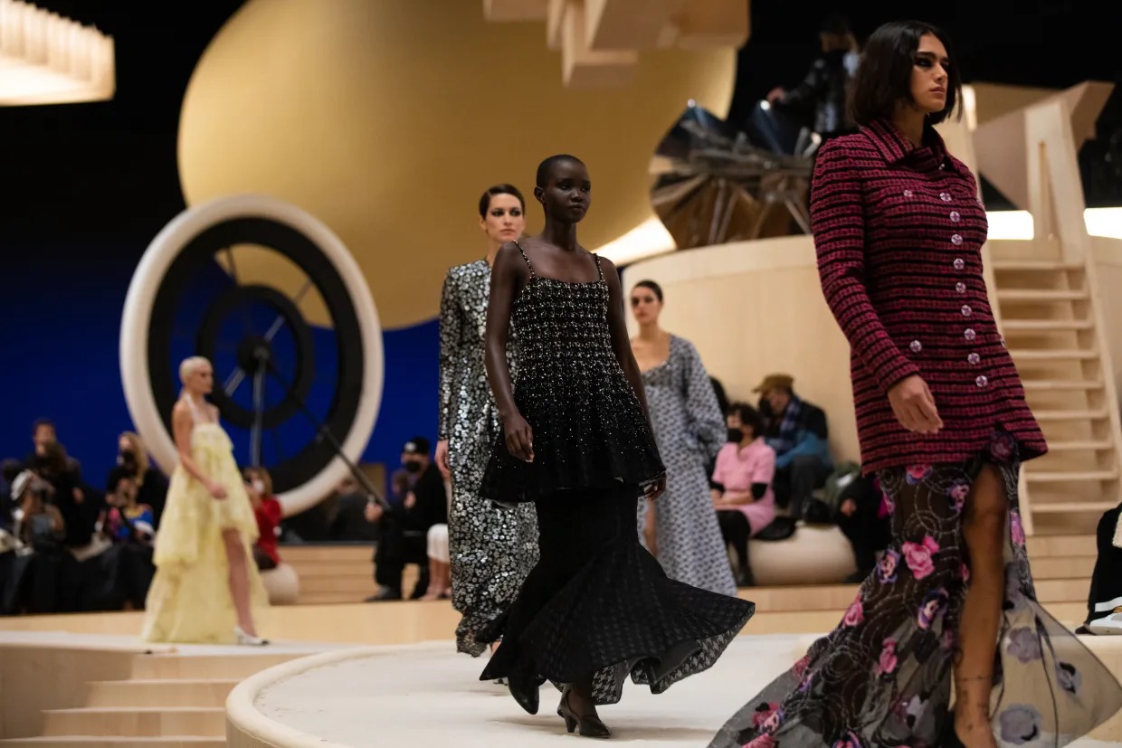 sàn diễn chanel haute couture xuân hè 2022