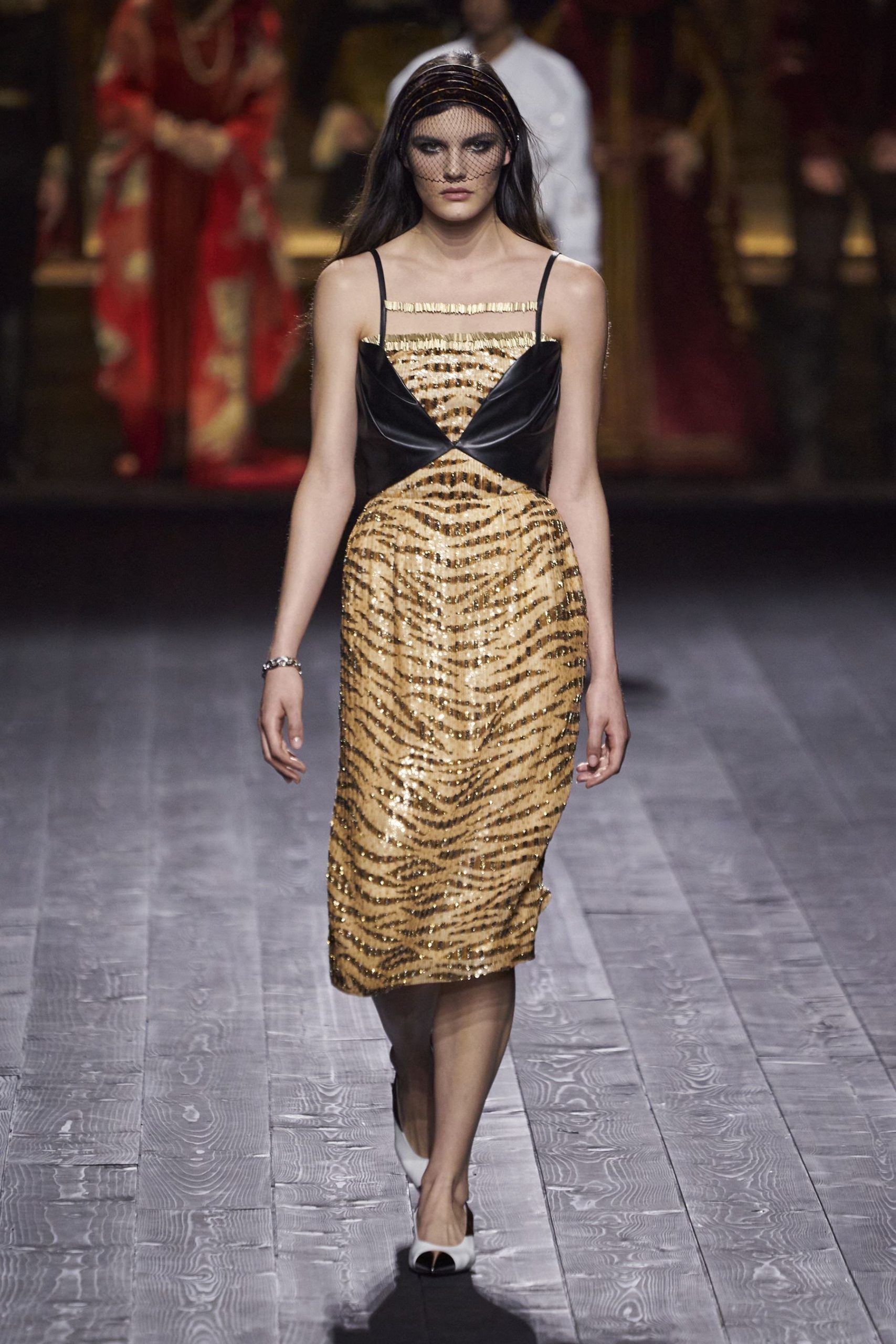 Louis Vuitton thiết kế thời trang hình hổ