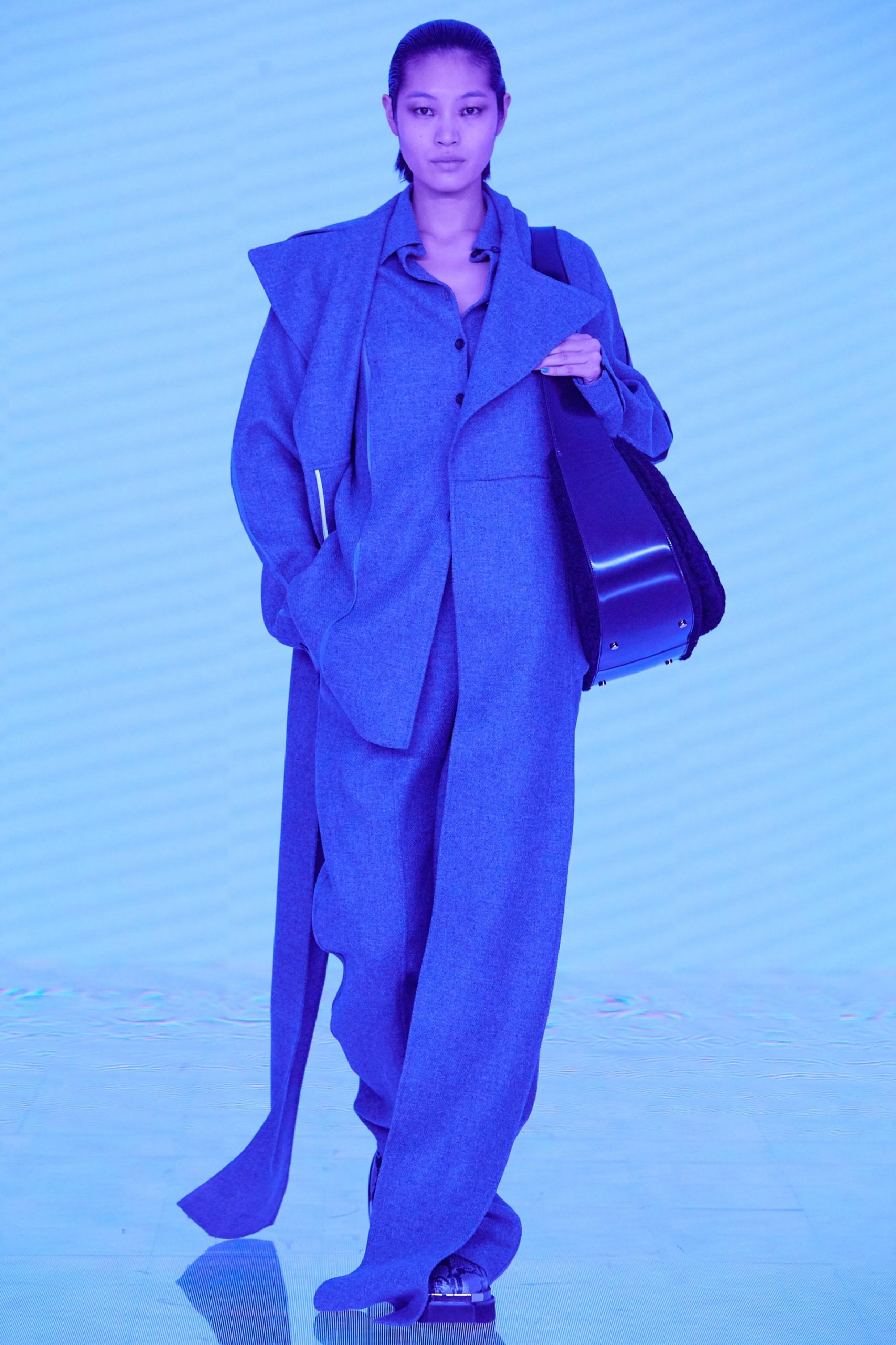 28 PD FW22 RTW New York credit Greg Kessler brand scaled - Peter Do Thu-Đông 2022: Những bộ suit ích kỷ
