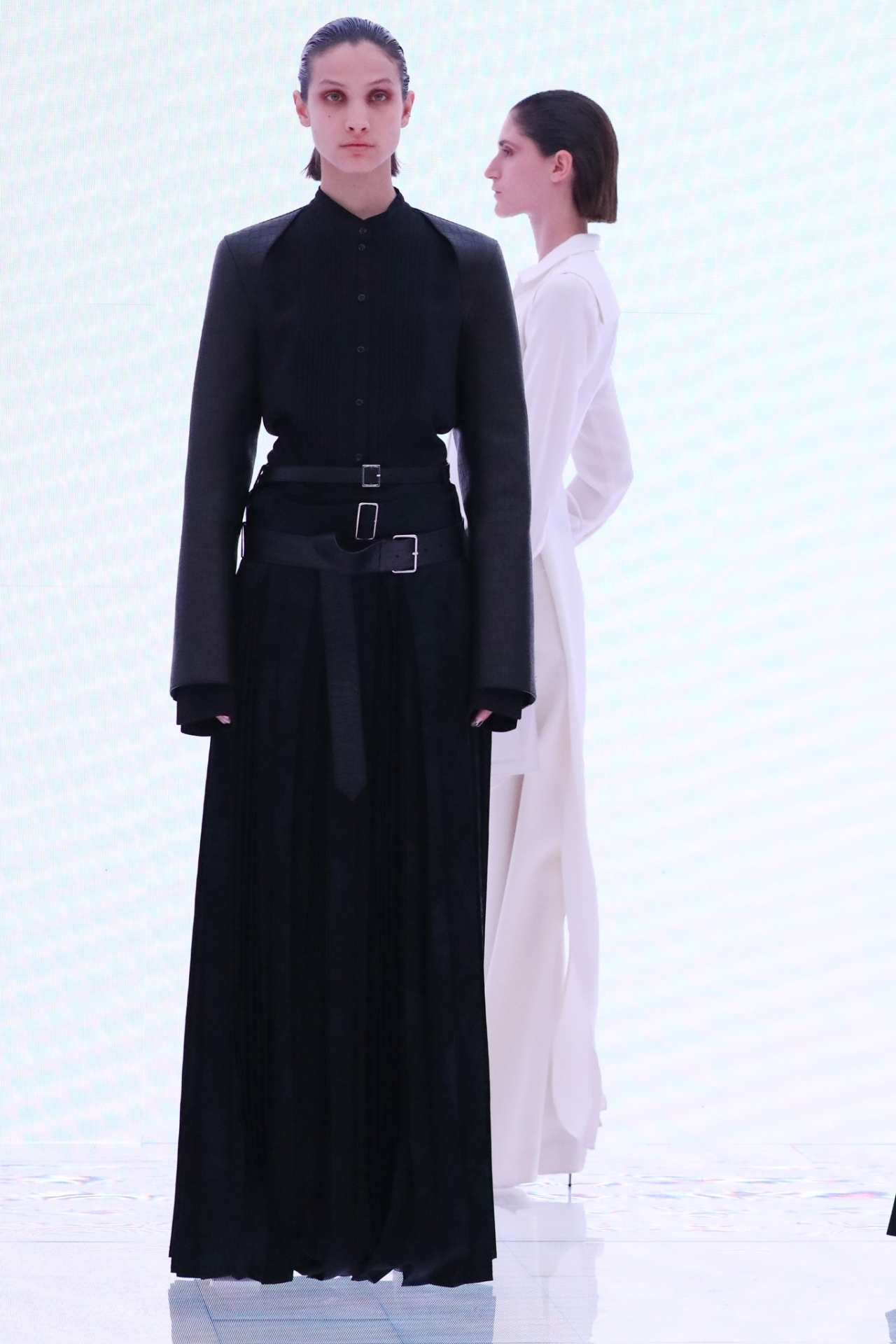 Peter Do Thu-Đông 2022: Những bộ suit ích kỷ Peter Do F22 002 - Peter Do Thu-Đông 2022: Những bộ suit ích kỷ