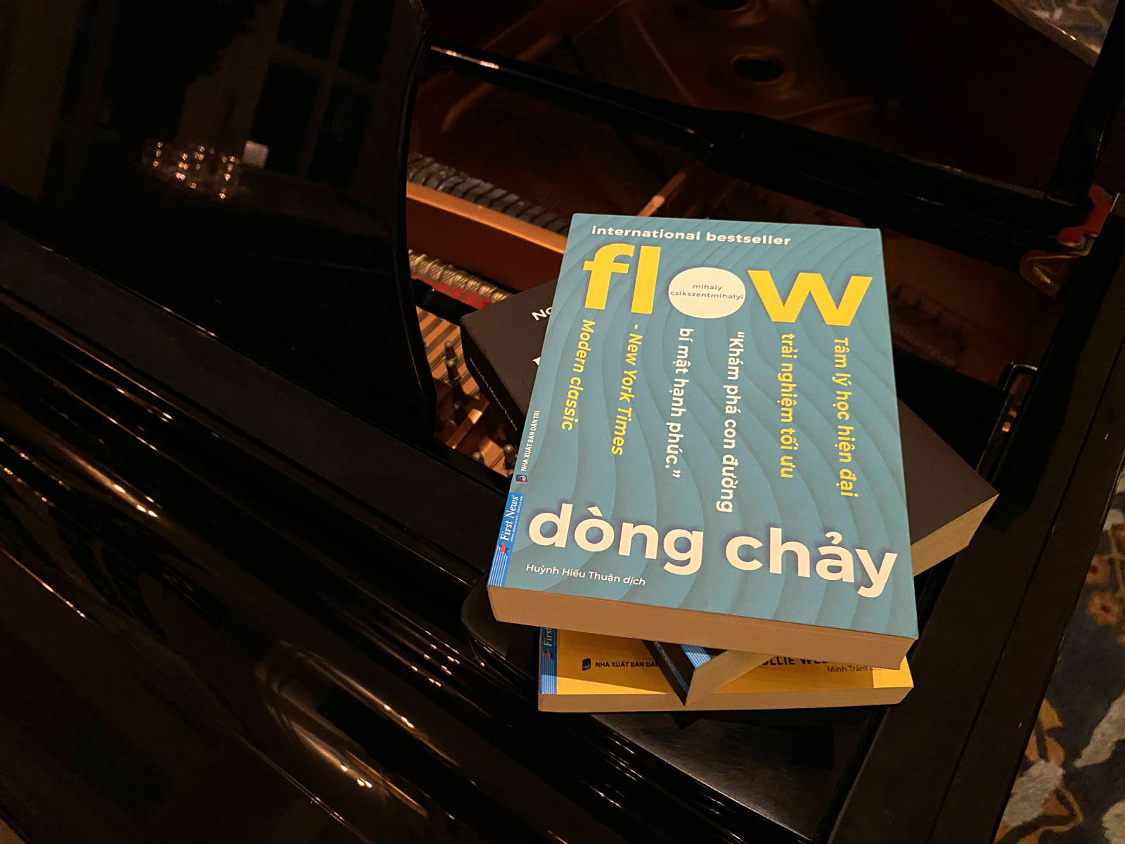 flow dòng chảy nền tối