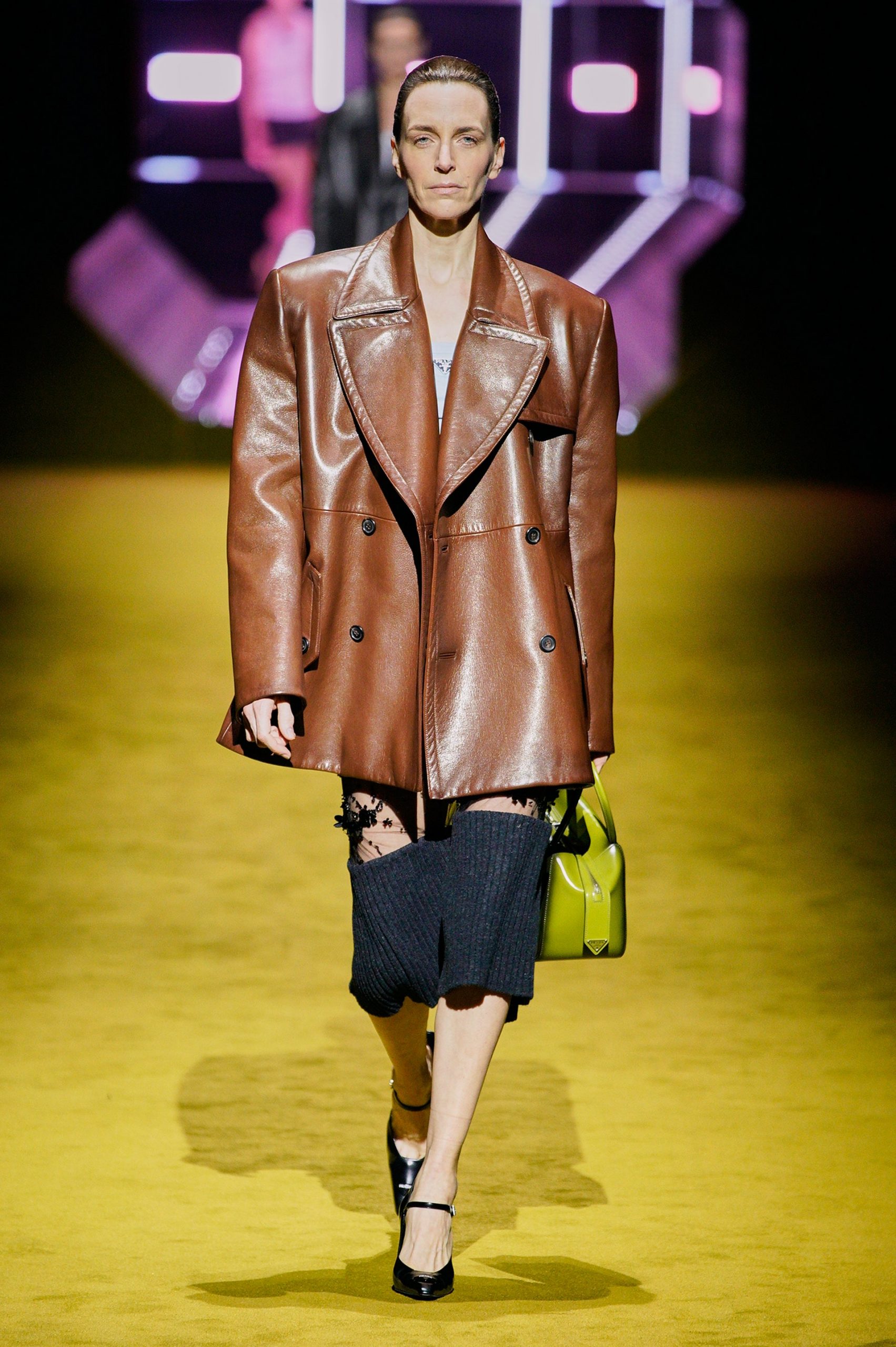 Prada Thu Đông 2022 look 21