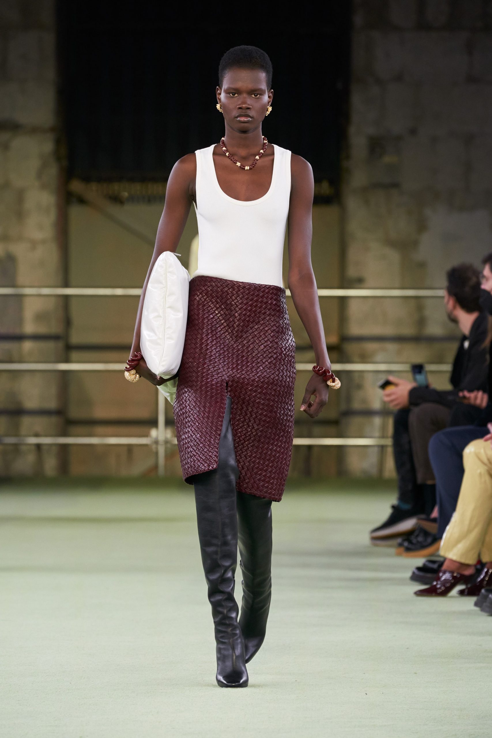 bottega veneta thu đông 2022 look 50