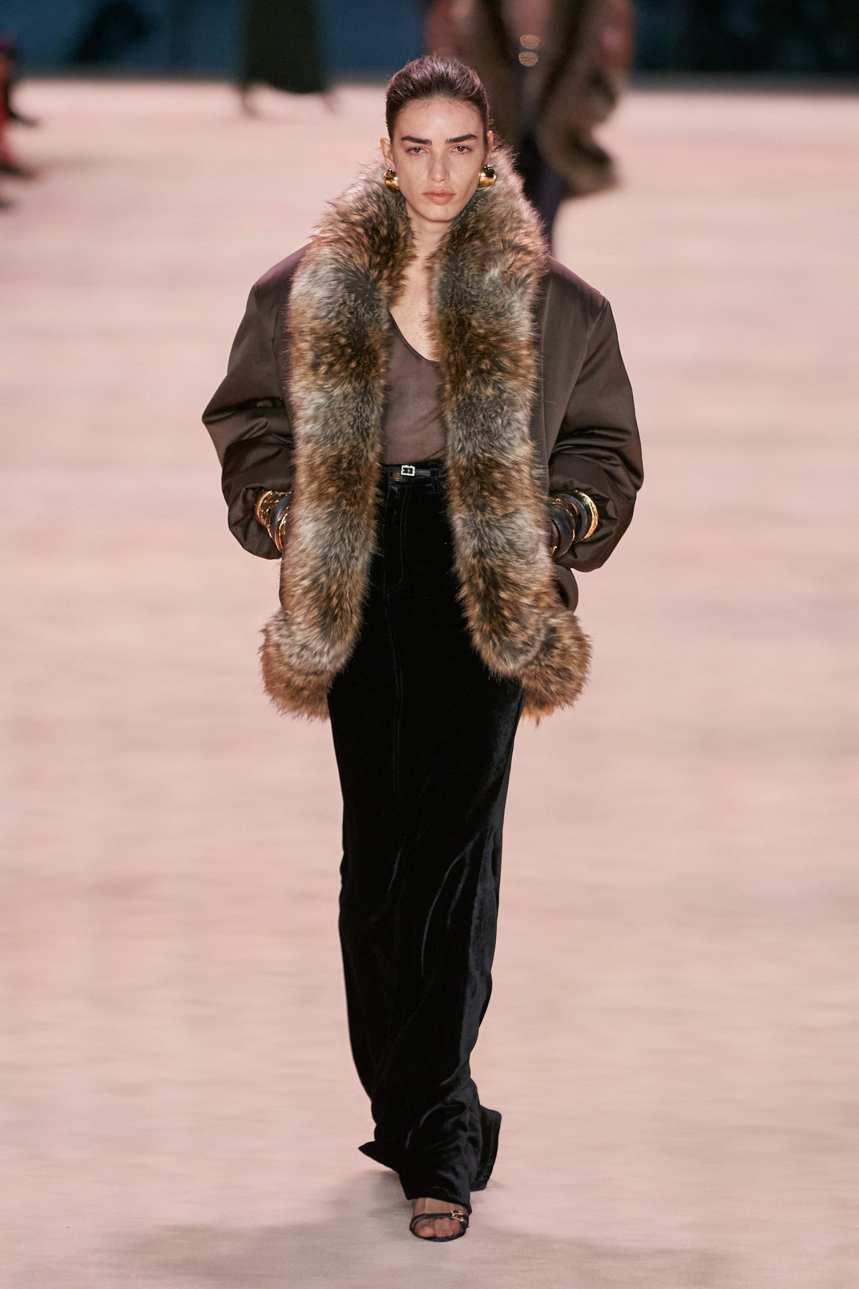 Saint Laurent ready-to-wear mùa Đông 2022 Look 23