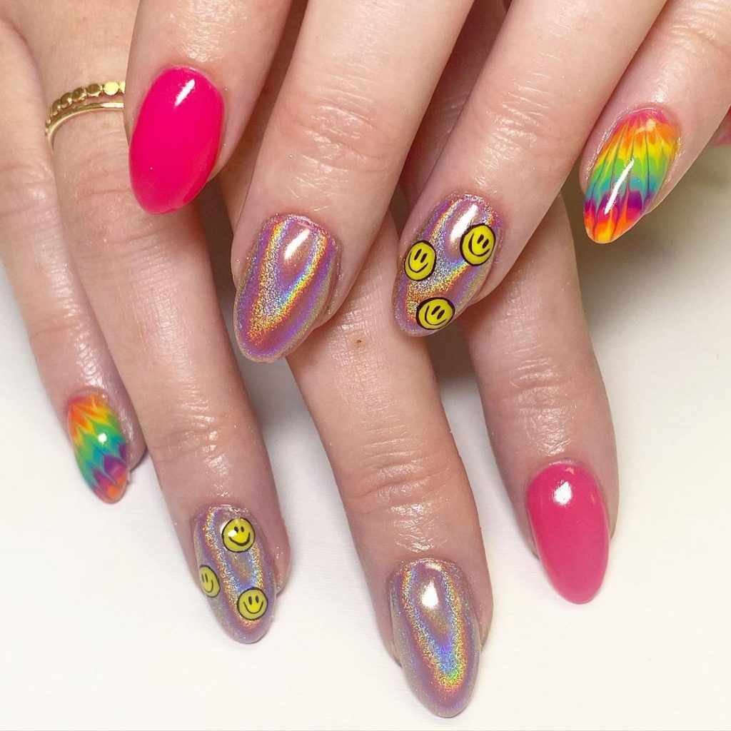 Mẫu nail đẹp cho ngày Quốc tế Hạnh phúc Mẫu nail đẹp cho ngày Quốc tế Hạnh phúc