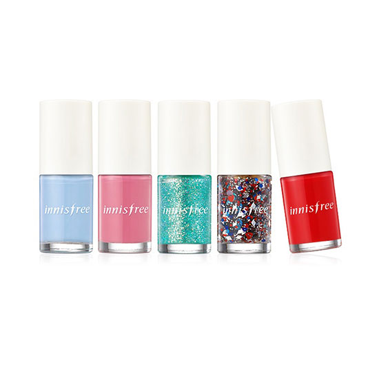 Sơn móng tay innisfree Real Color Nail với bảng màu sắc đa dạng và độ bền màu cao.