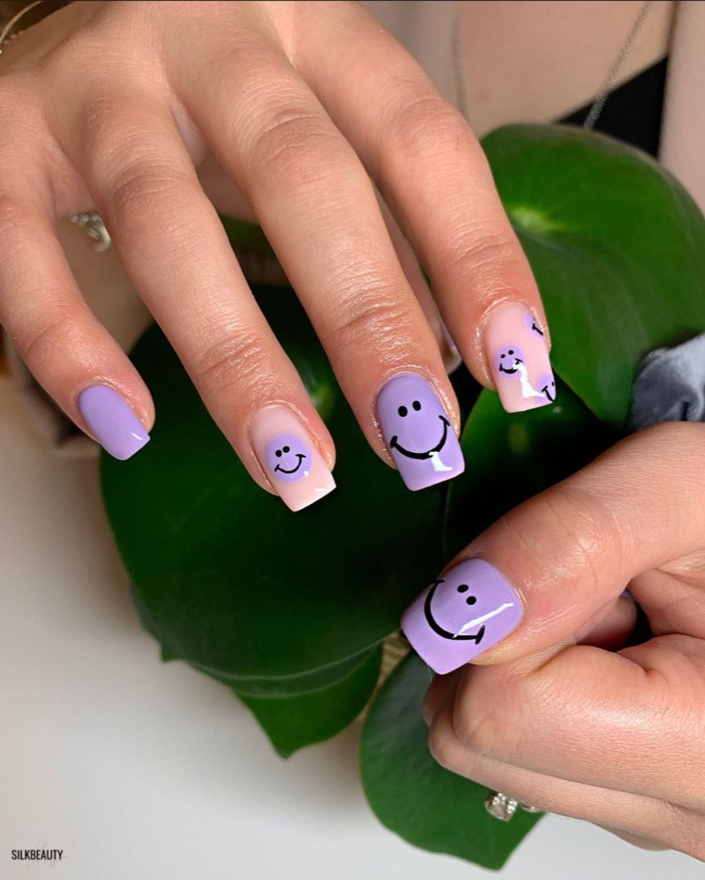 nail mặt cười