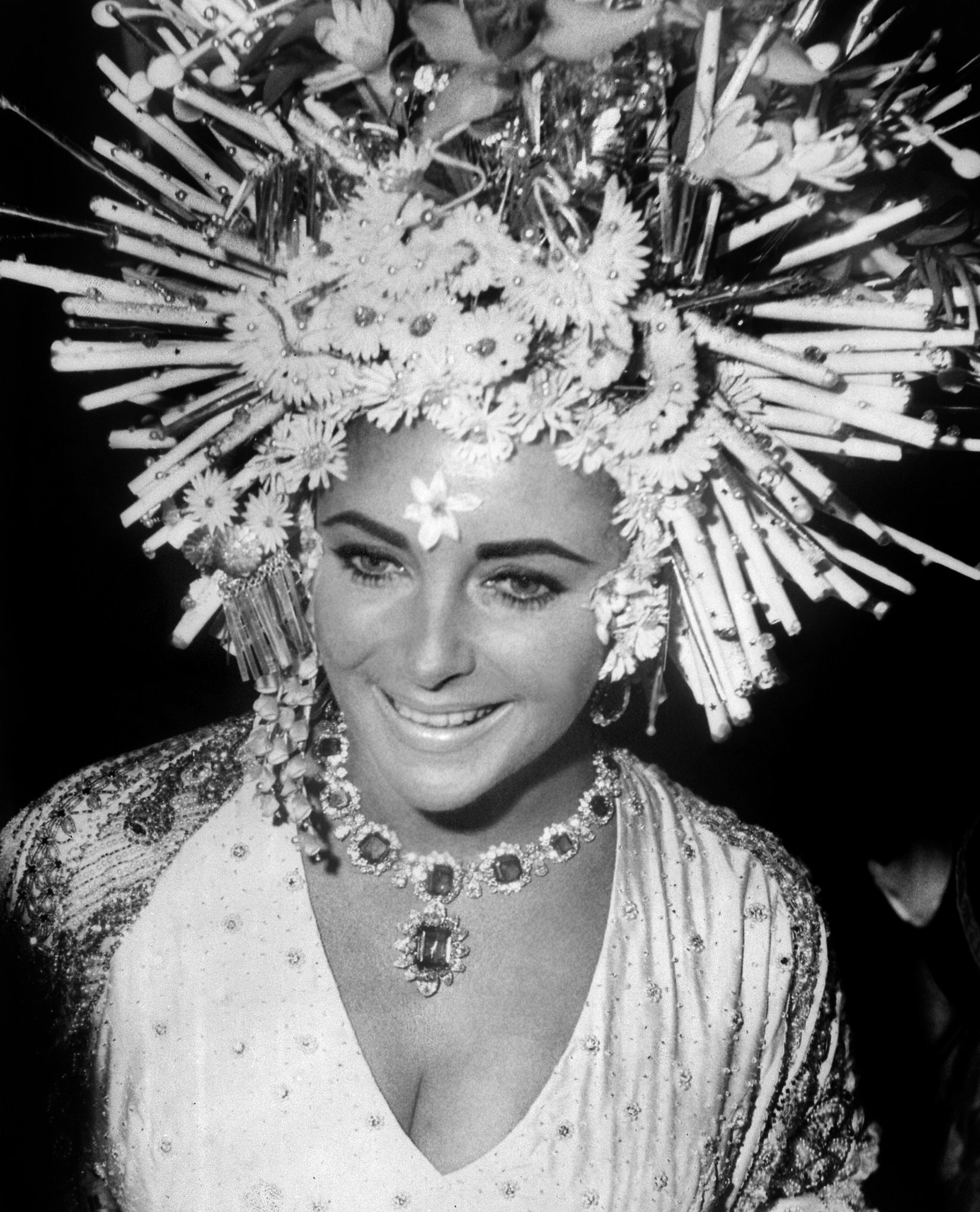 Elizabeth Taylor trang sức ngọc lục bảo